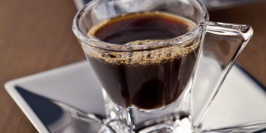 Os benefícios que o “cafezinho nosso de cada dia” traz para a saude.